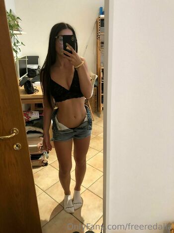 FreeRedali / freeredalia nude photo #11
