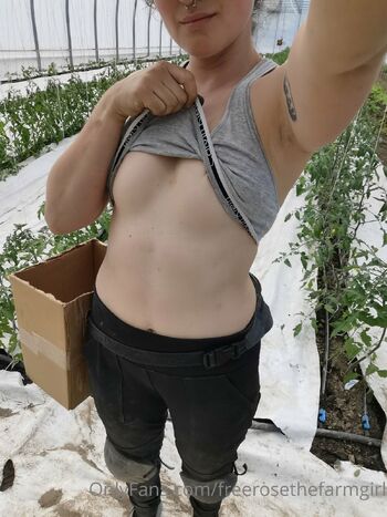 Rose Evan / freerosethefarmgirl nude photo #22
