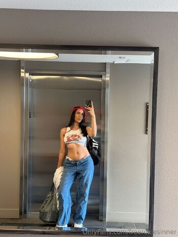 Roxie Sinne / freeroxiesinner nude photo #13