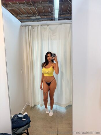 Roxie Sinne / freeroxiesinner nude photo #23