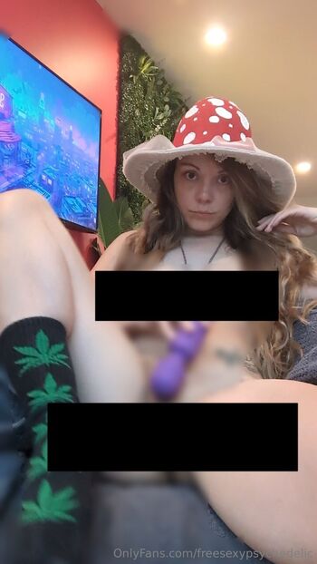 Myceli / freesexypsychedelic / teresa_mycelia / shroomy_baby / teresamycelia69 nude photo #4