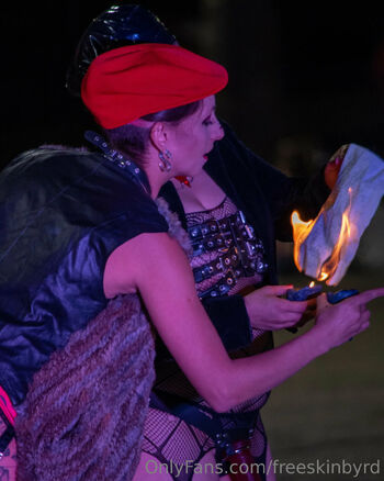 Mistress Noeli / freeskinbyrd nude photo #6