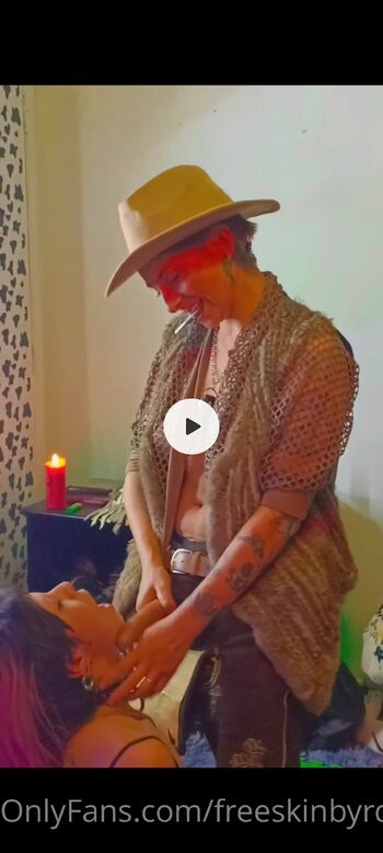 Mistress Noeli / freeskinbyrd nude photo #11