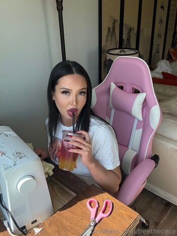 Cece the Fre / freethecece / manekocece nude photo #32