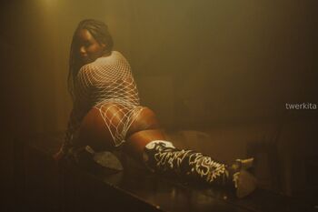 TWERKITA / freetwerk nude photo #1