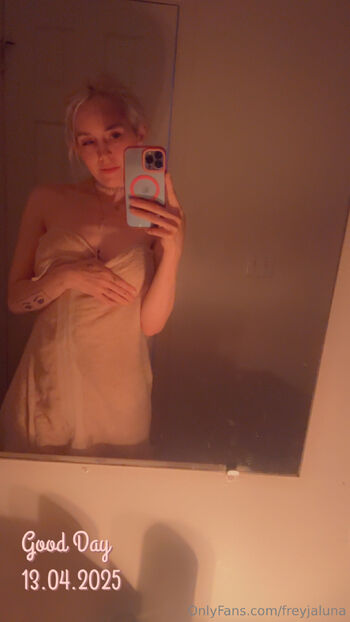 Freyja Lun / freyjaluna / lovelylanarenee nude photo #2