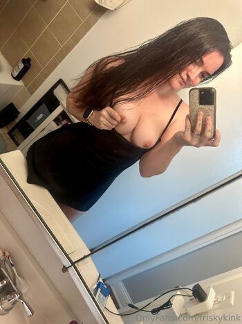 Frisky Kin / friskykink nude photo #18