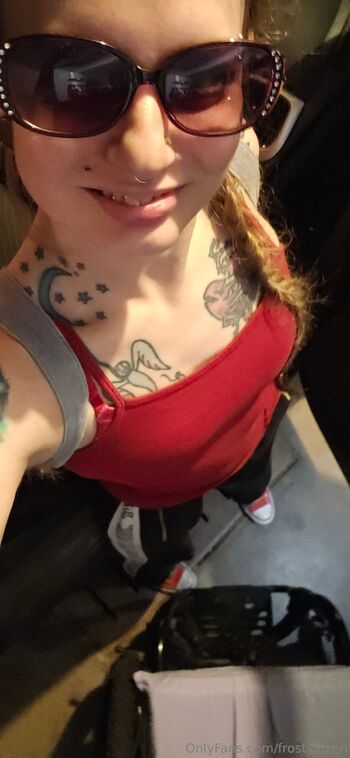 frostyvixe / frostyvixen nude photo #3