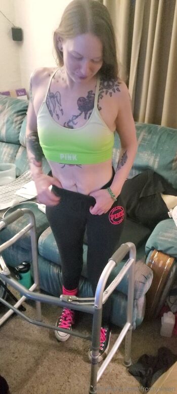 frostyvixe / frostyvixen nude photo #12