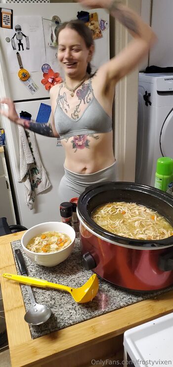 frostyvixe / frostyvixen nude photo #14