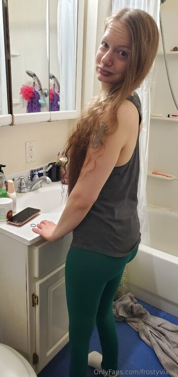 frostyvixe / frostyvixen nude photo #32