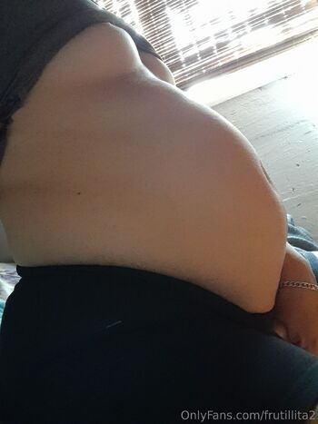 Belly / frutillita2 nude photo #15