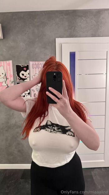 Mi / fuiryreddd nude photo #1