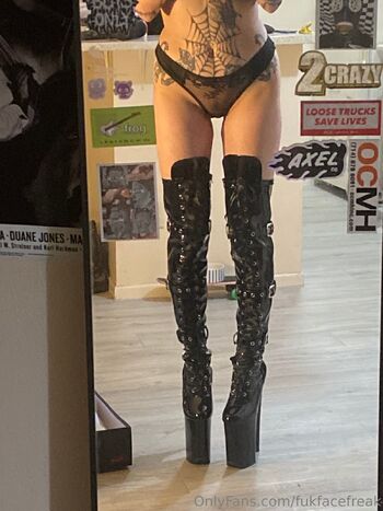 lac / fukfacefreak / fairytrappedunderthebridge nude photo #7