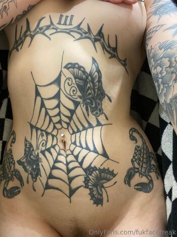 lac / fukfacefreak / fairytrappedunderthebridge nude photo #9