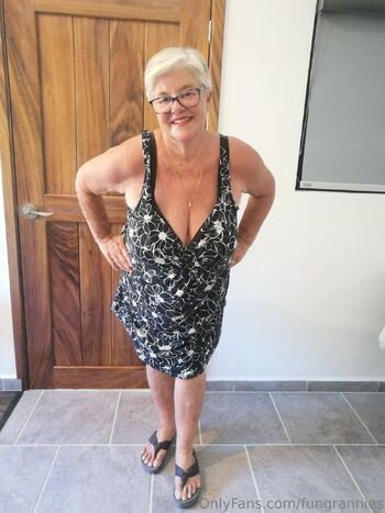 Fungrannie / fungrannies / girdlegoddess nude photo #9