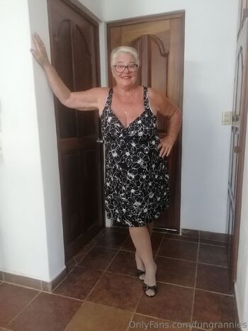 Fungrannie / fungrannies / girdlegoddess nude photo #28