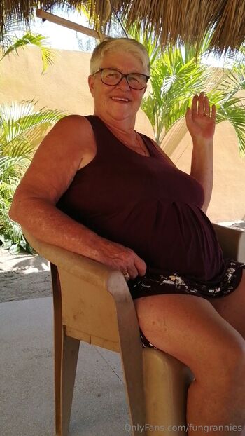 Fungrannie / fungrannies / girdlegoddess nude photo #38