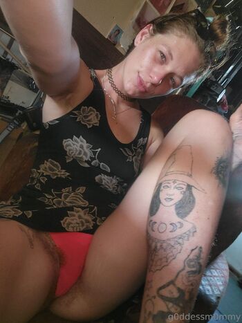 Hairy Mommy Mandy FRE / g0ddessm0mmyfree nude photo #10