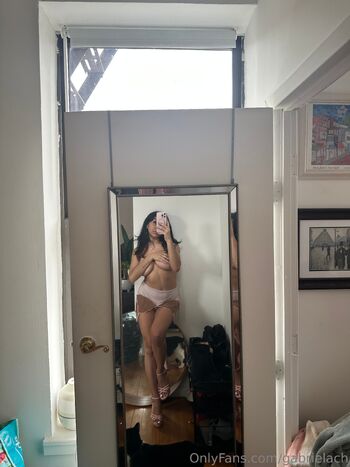 Gab / gabrielach nude photo #7