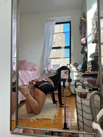 Gab / gabrielach nude photo #9