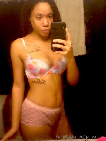 εςħ𝔬 / gaiasecho nude photo #8