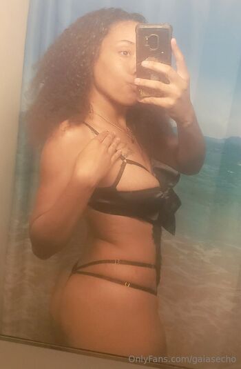 εςħ𝔬 / gaiasecho nude photo #30