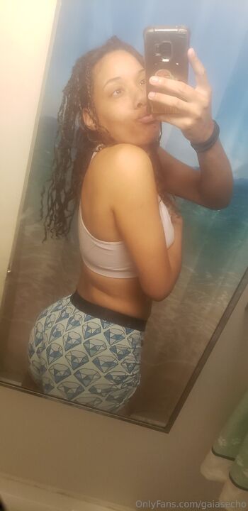 εςħ𝔬 / gaiasecho nude photo #32