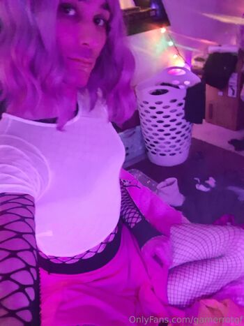 Ashley / gamerrotgf nude photo #12