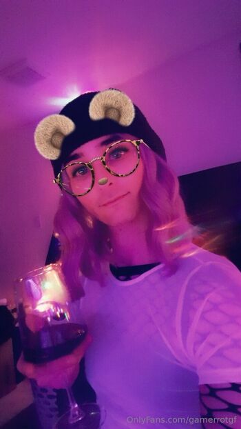 Ashley / gamerrotgf nude photo #13