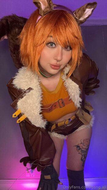 hele / gang.aji nude photo #20