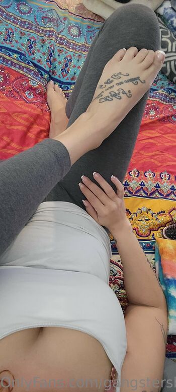 Sittin Prett / gangstersbaby nude photo #1