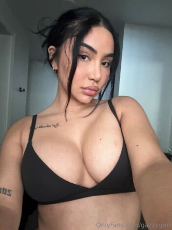 ga / gazzygurl nude photo #24