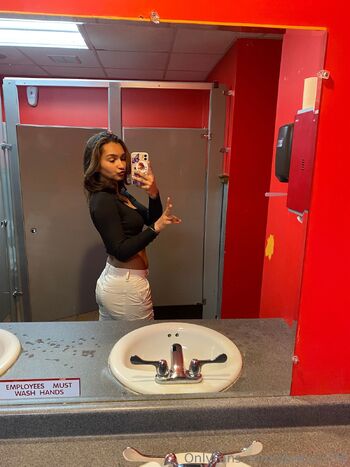 Gabryelle lyn / gbaby1798 / gabryellelynn nude photo #2