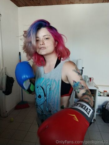 Geek GirL / geekgirl420 nude photo #14