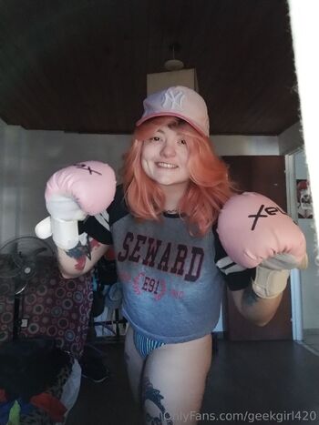 Geek GirL / geekgirl420 nude photo #15