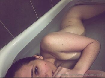 Mistress Geneviev / genevievemistress nude photo #23