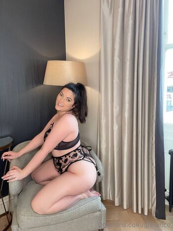 ALICE / gfe-alice nude photo #3