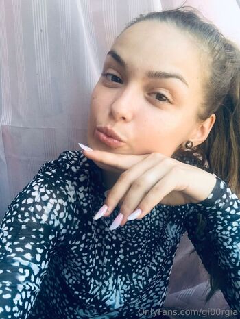 Giorgi / gi00rgia nude photo #1