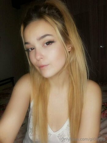 Giorgi / gi00rgia nude photo #7