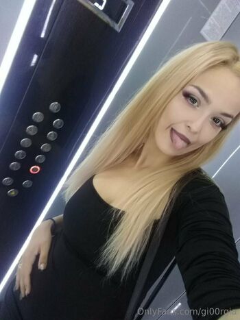 Giorgi / gi00rgia nude photo #12