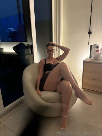 Gianna / giagattina nude photo #2