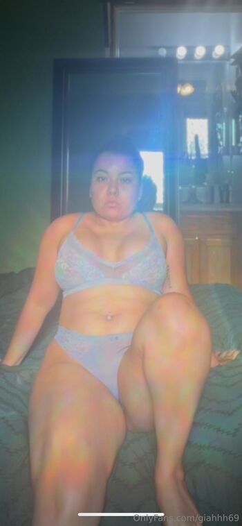 Giahh / giahhh69 nude photo #16