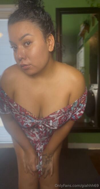 Giahh / giahhh69 nude photo #38