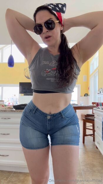 Gianna / giannajofficial nude photo #18