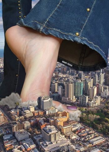 Tess / giant_tessa nude photo #6