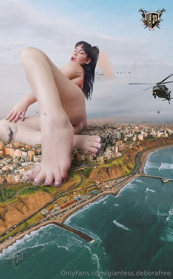 Giantess Vore Debora Fre / giantess.deborafree nude photo #8
