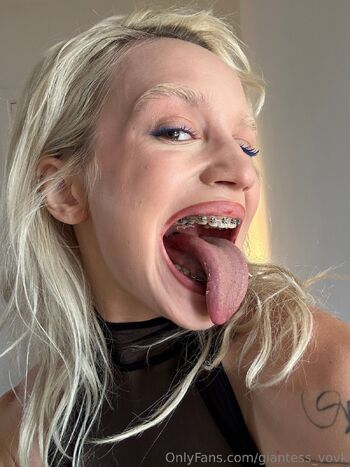 GoddessVov / giantess_vovk nude photo #11