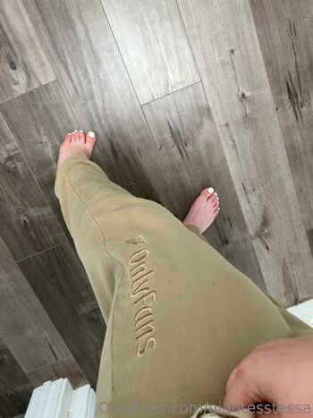 Tessa the Gian / giantesstessa nude photo #1