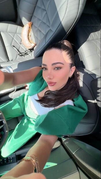 GIGI / gigipapasavvas nude photo #4